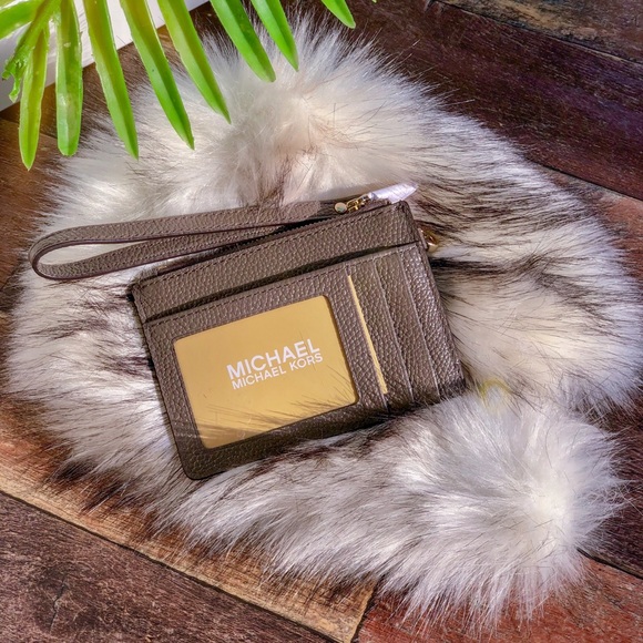 Michael Kors Leather Coinpurse - Picture 1 of 3